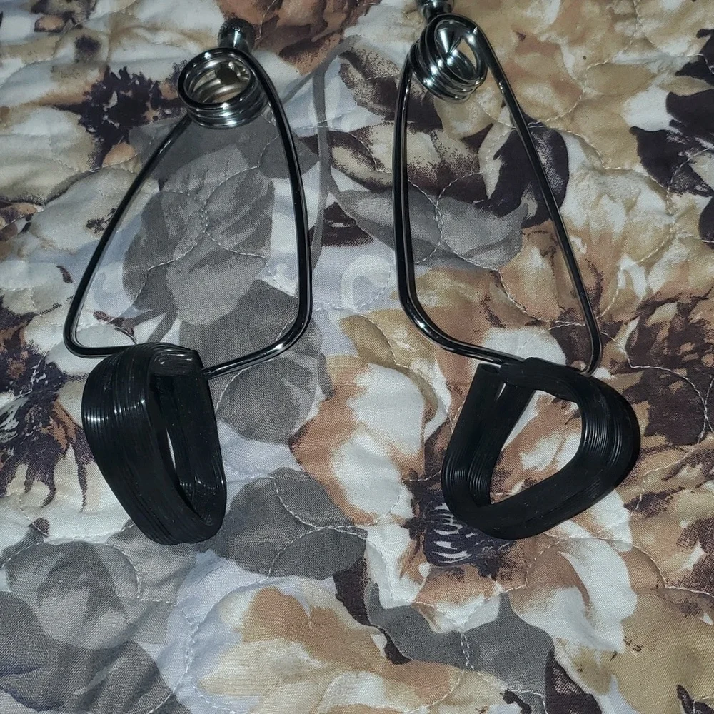 1 pair of clamps for light fixtures/tank lamps